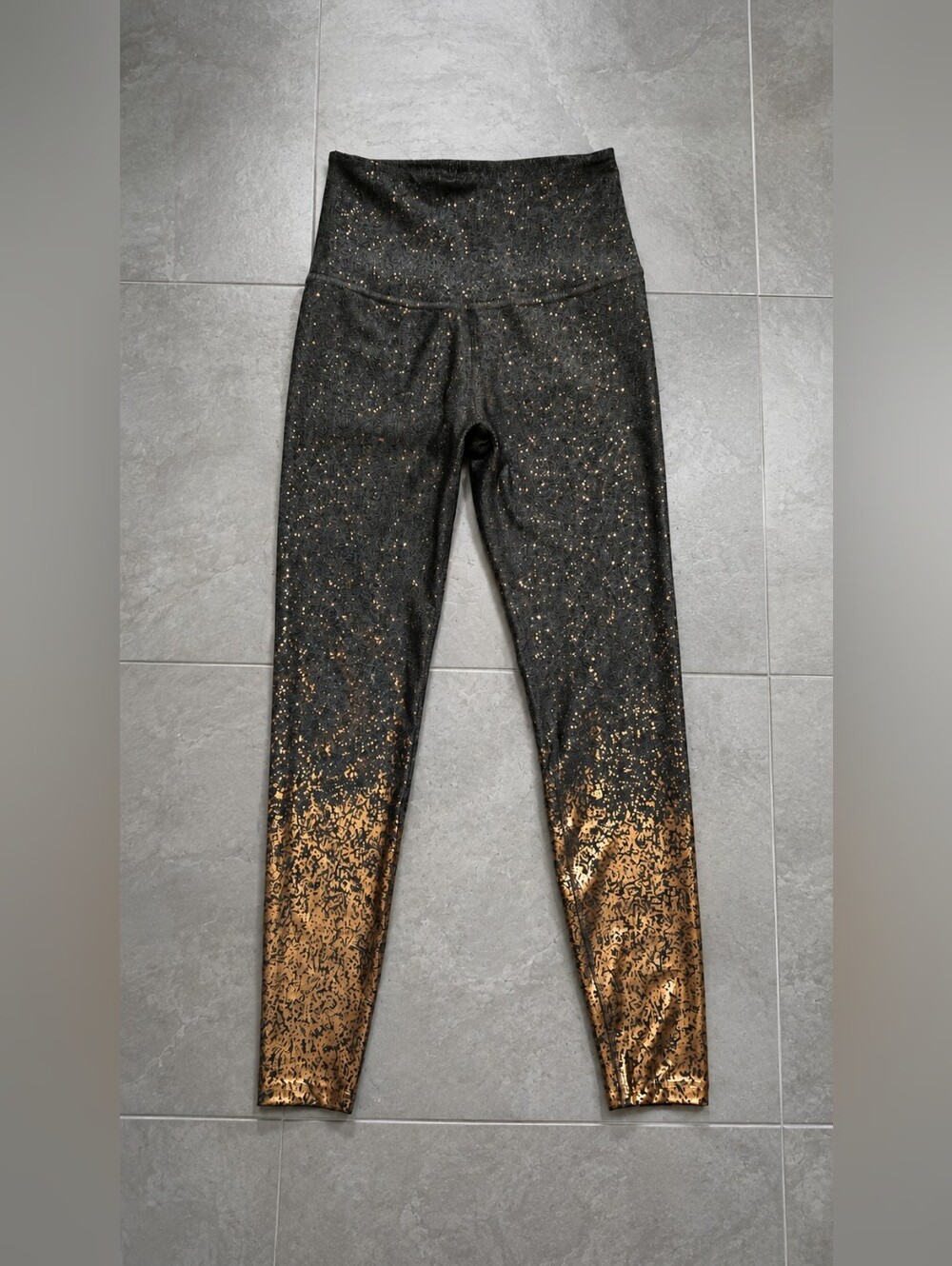 Beyond Yoga Black to Gold Metallic Dip-Dye Jeggings